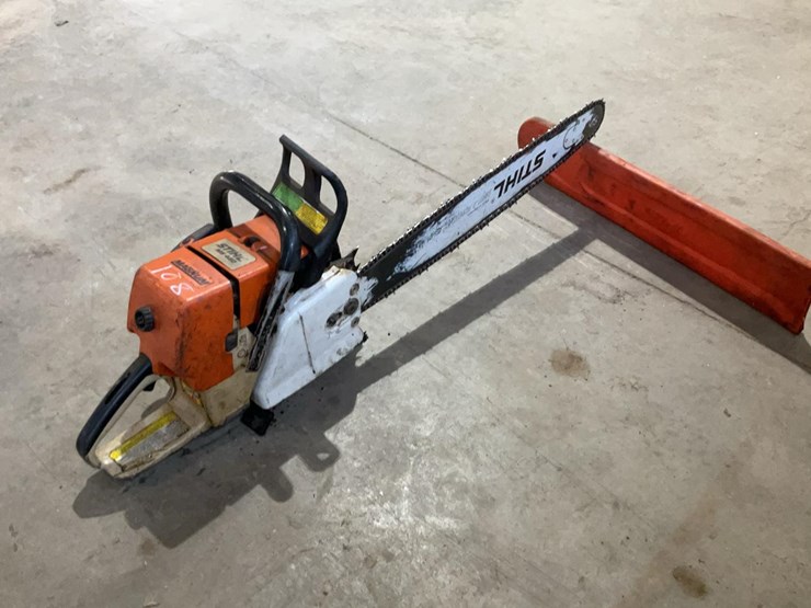#108-•-stihl-magnum-ms460-chainsaw-image-3
