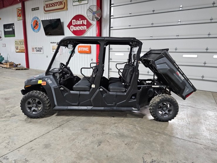 2019-john-deere-gator-image-10