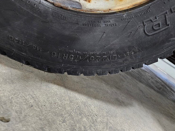 2012-ford-e350-image-42