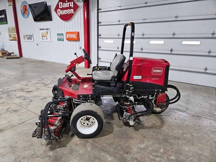 #695-•-toro-reelmaster-3550-d-fairway-mower-image-2