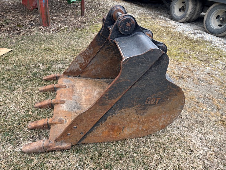 caterpillar-36-image-2