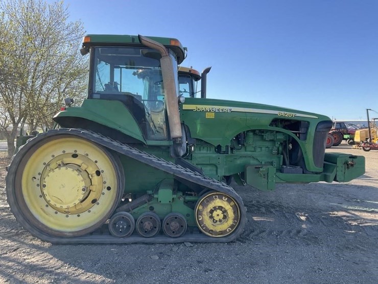 john-deere-8420t-image-4