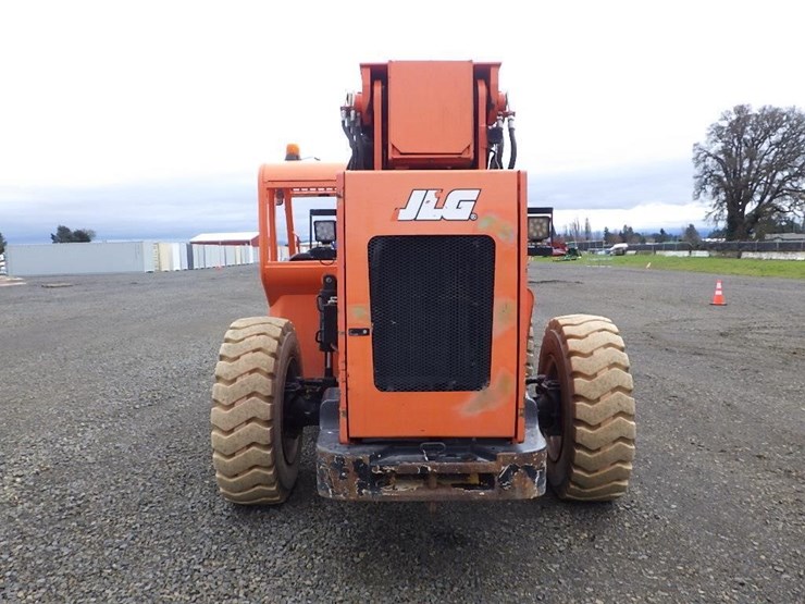 2015-jlg-8042-image-6