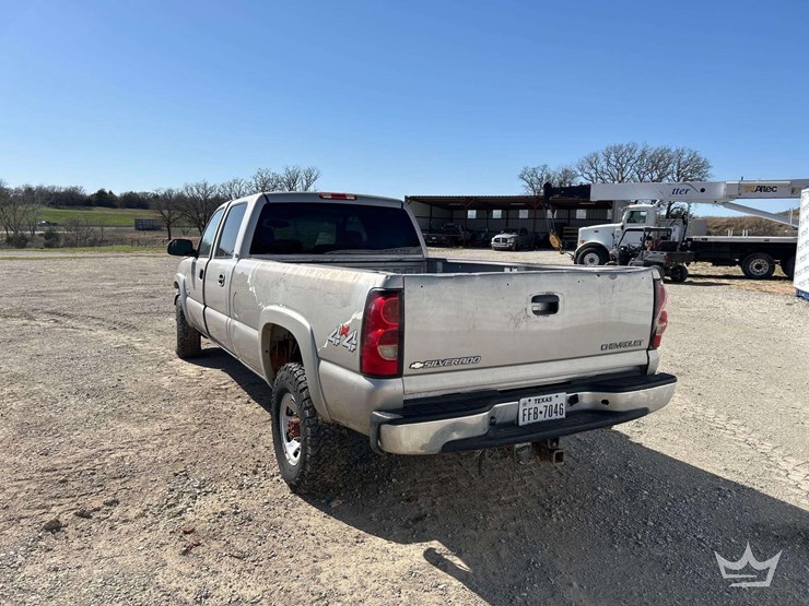 2005-chevrolet-3500-image-3