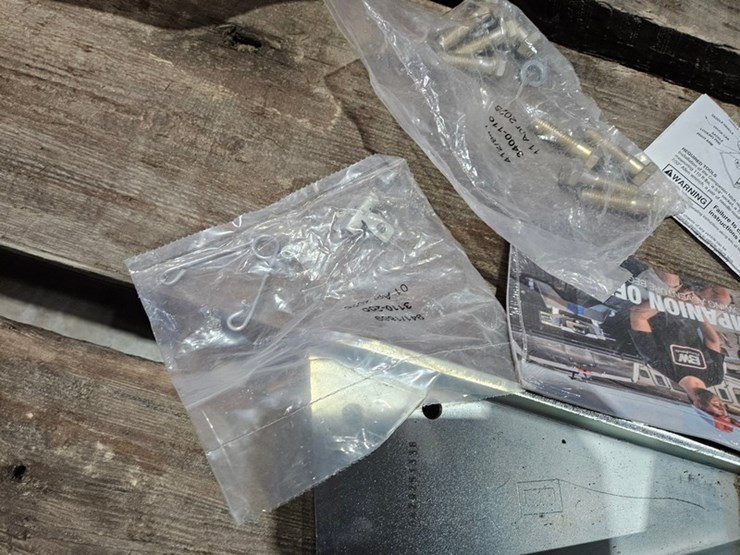 #693-•-b&w-companion-gm-5th-wheel-mount-image-13