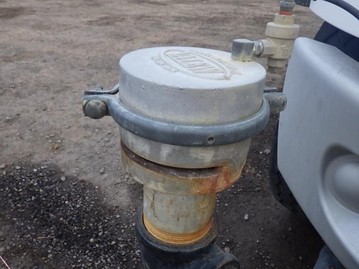 2016-freightliner-m2-15'-t/a-water-truck-image-16