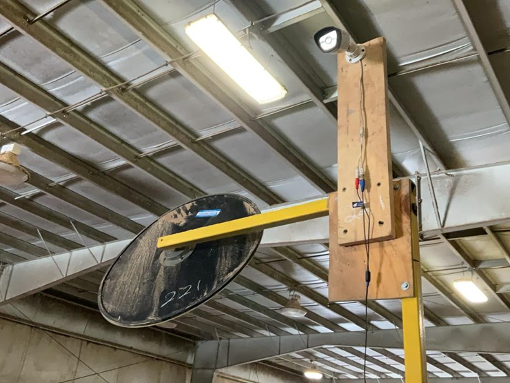 #221-•-cabinet-and-cameras-w/-monitor.-image-4