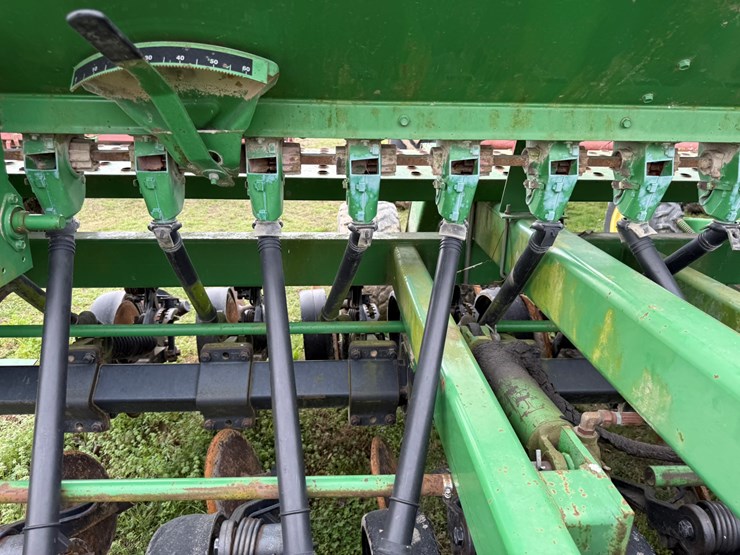 john-deere-1560-image-65