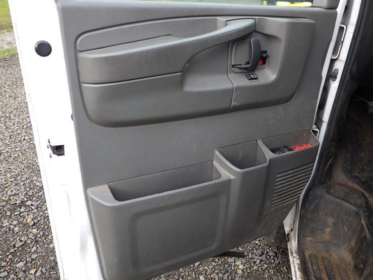 2014-gmc-savana-11'-s/a-cargo-van-image-24