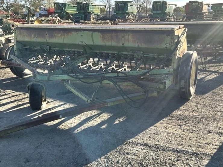 john-deere-8300-image-1