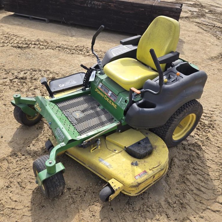 JOHN DEERE Z665