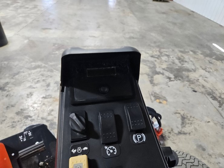 #685-•-jacobsen-lf550-fairway-mower-image-36