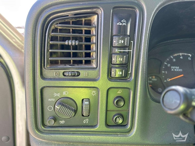 2005-chevrolet-3500-image-16