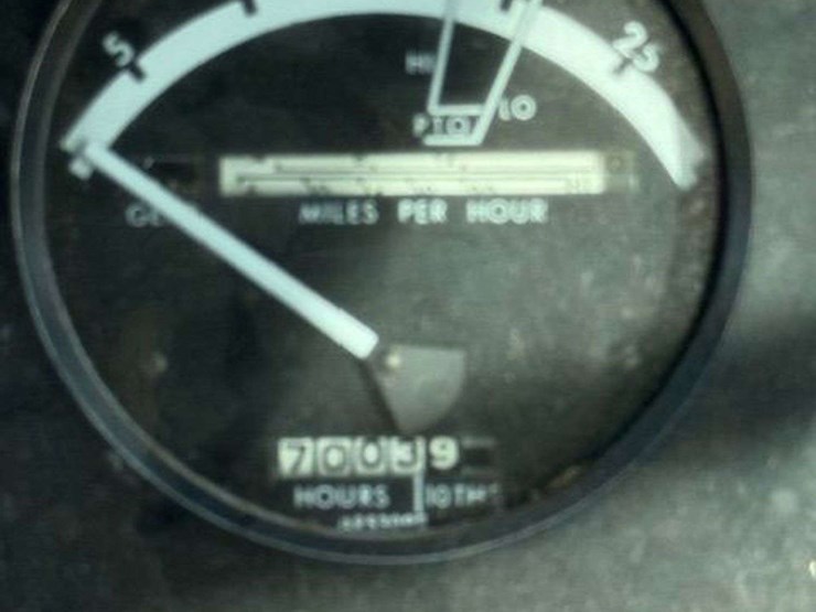 1974-john-deere-7520-image-25