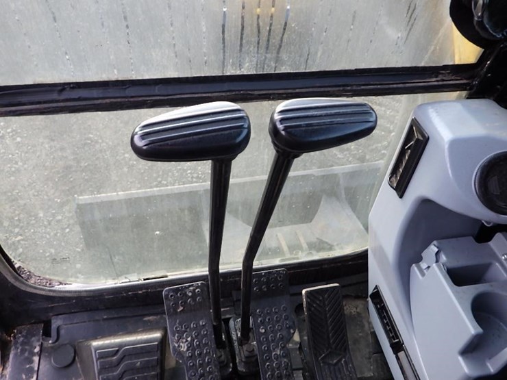 caterpillar-305.5-image-43