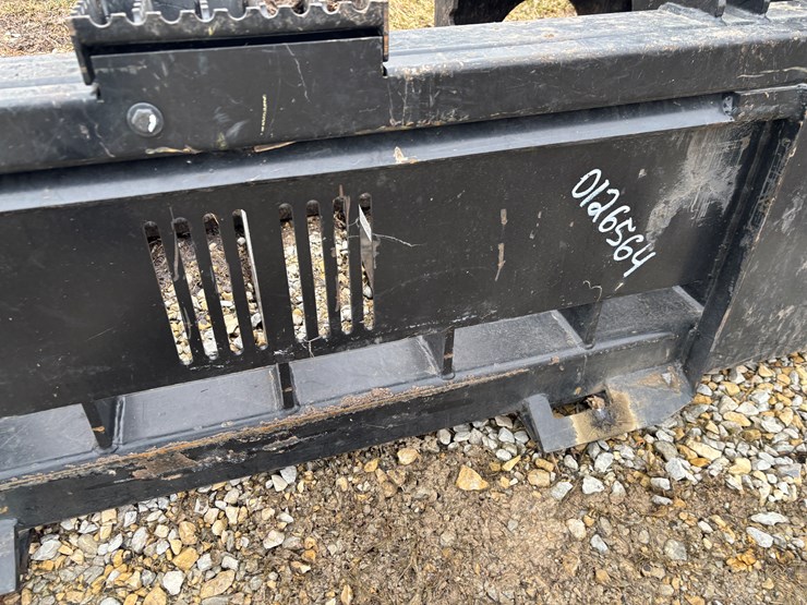 #2324-•-caterpillar-84"-skid-steer-grapple-bucket-image-13