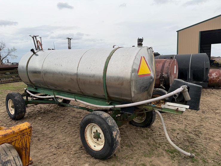 #41259-•-~1000-gallon-fuel-wagon-image-4