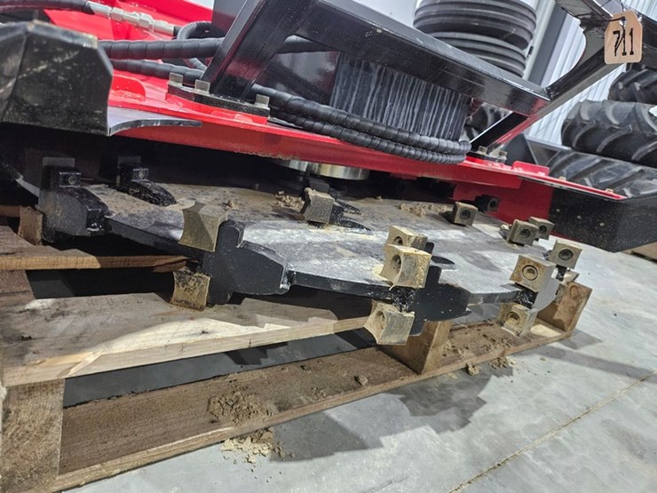 #711-•-giyi-dm43-skid-steer-disc-mulcher-image-10