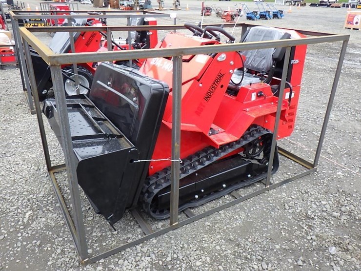 2026-agt-sda-140t-skid-steer-tracked-loader-image-1