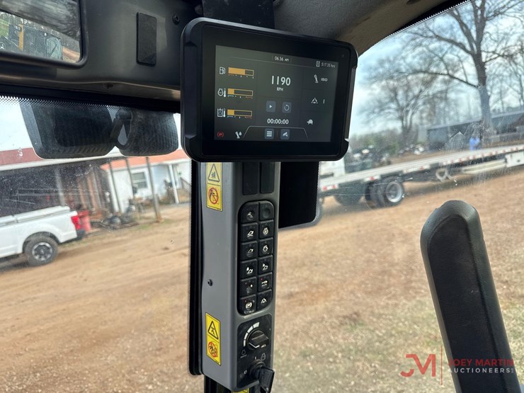 2023-jcb-2ts-7t-image-19