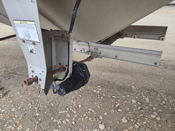 2004-merritt-grain-hopper-image-24