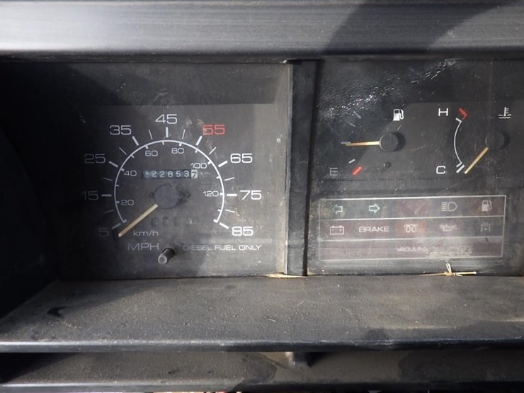 1992-isuzu-npr-image-23