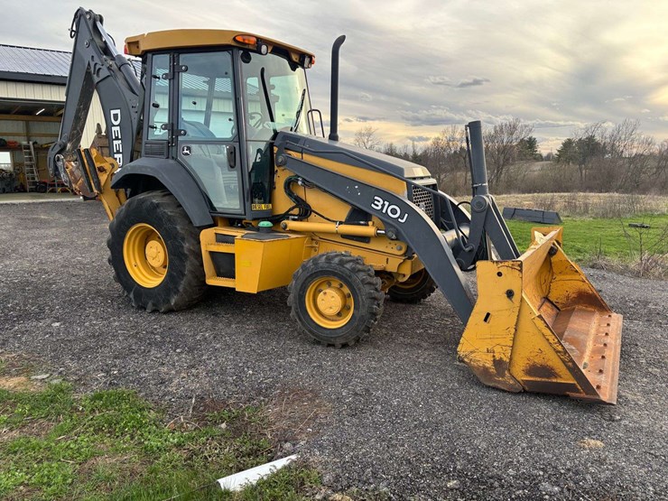 2010-deere-310j-image-4