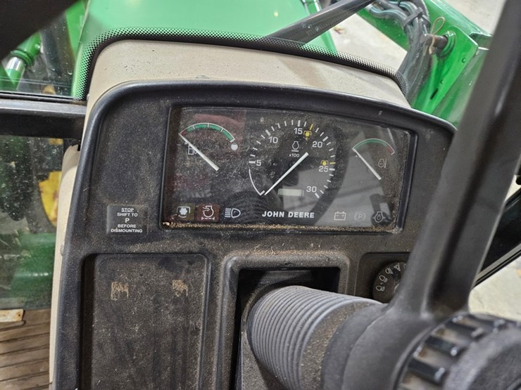 john-deere-5520-image-32