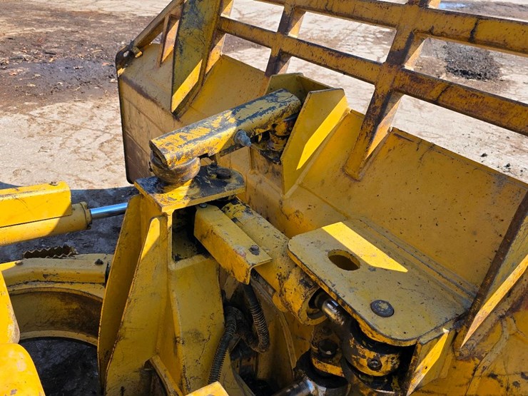 2007-caterpillar-d5g-image-25