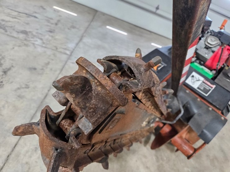 ditch-witch-1820-image-11