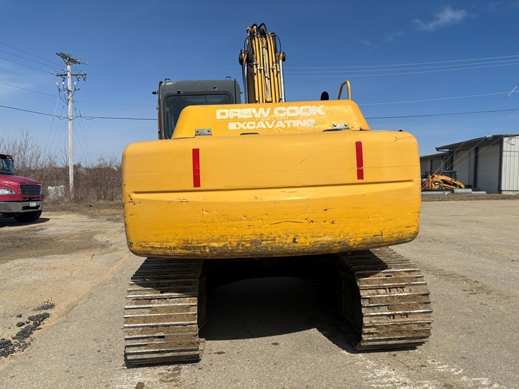 deere-160c-lc-image-3