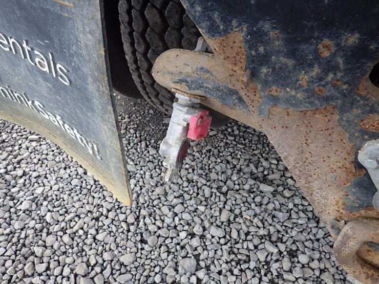 2018-freightliner-m2-15'-t/a-dump-truck-image-11