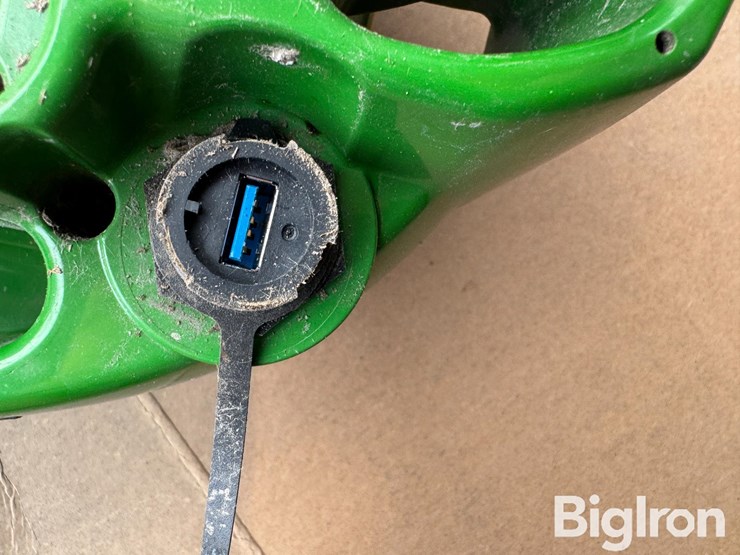 2023-john-deere-7000-image-9