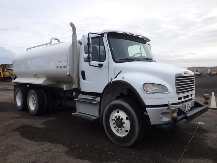 2016-freightliner-m2-15'-t/a-water-truck-image-3