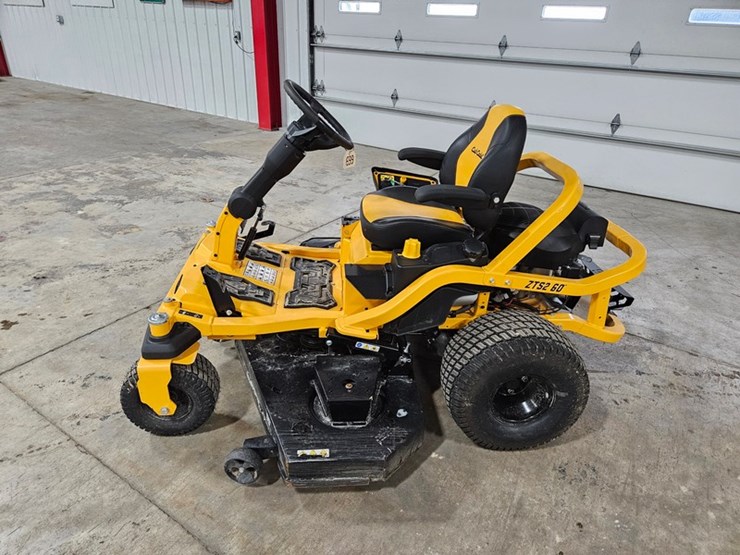 #699-•-2024-cub-cadet-ultima-zts2-zero-turn-mower-image-2