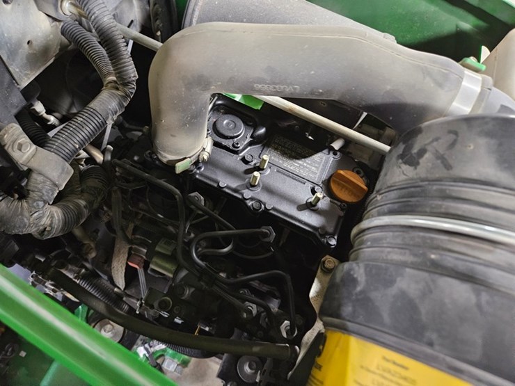 2018-john-deere-1025r-image-17