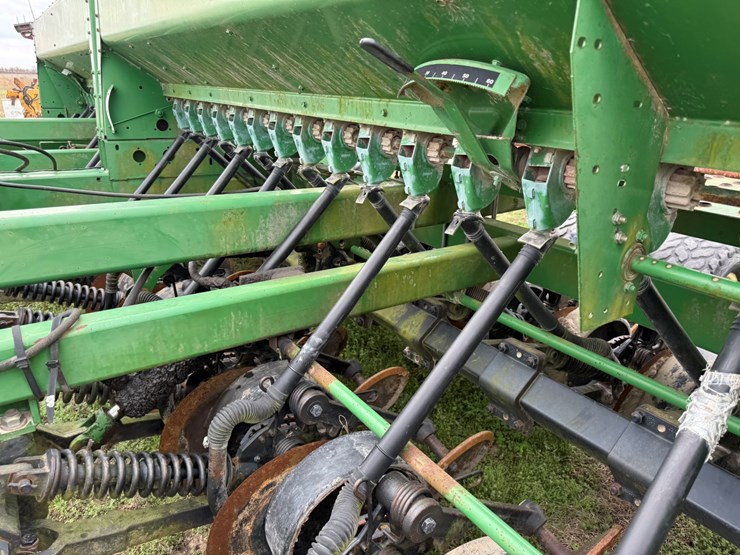 john-deere-1560-image-44