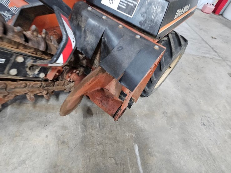 ditch-witch-1820-image-12