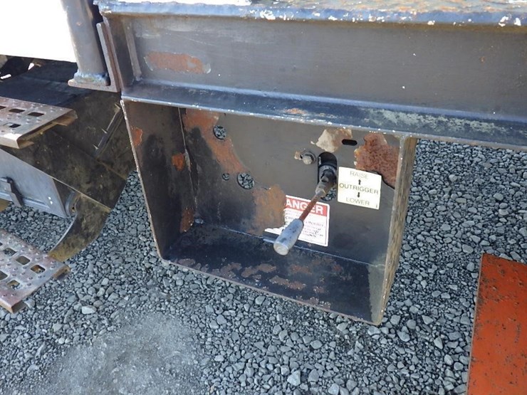 2002-ford-f750-image-21