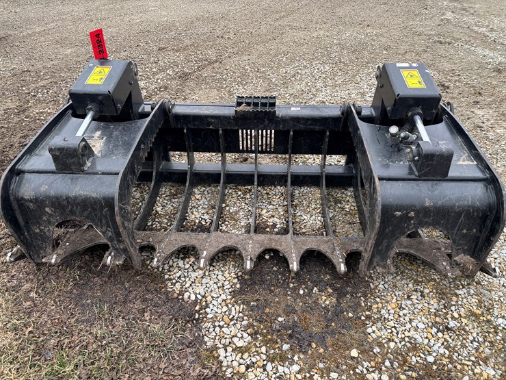 #2324-•-caterpillar-84"-skid-steer-grapple-bucket-image-1