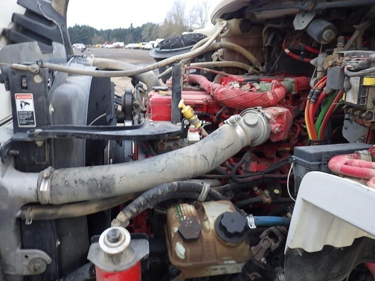 2016-freightliner-m2-15'-t/a-water-truck-image-17