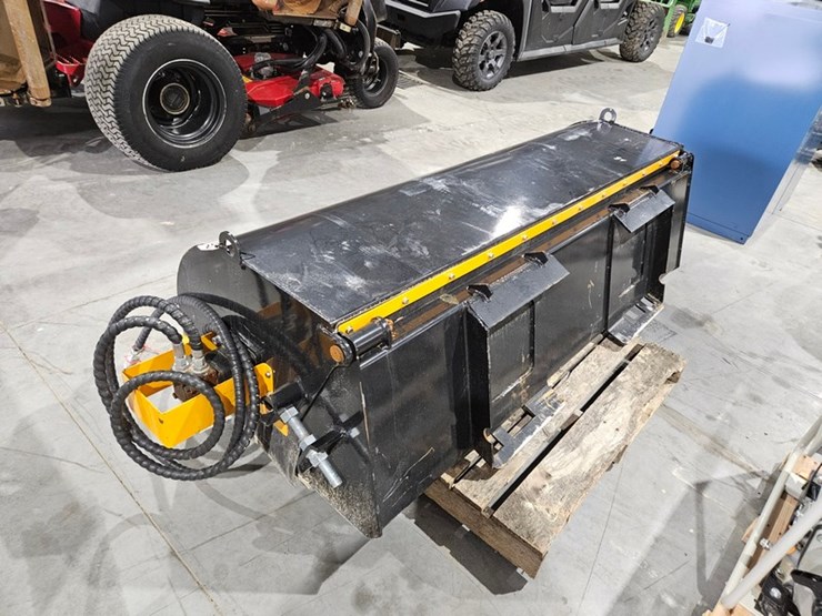 #657-•-2026-giyi-72"-box-broom-image-3