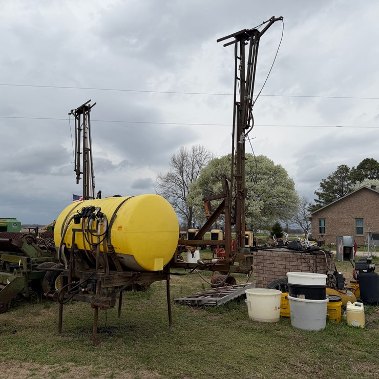 #41265 • 280 Gallon 38' 3pt Sprayer