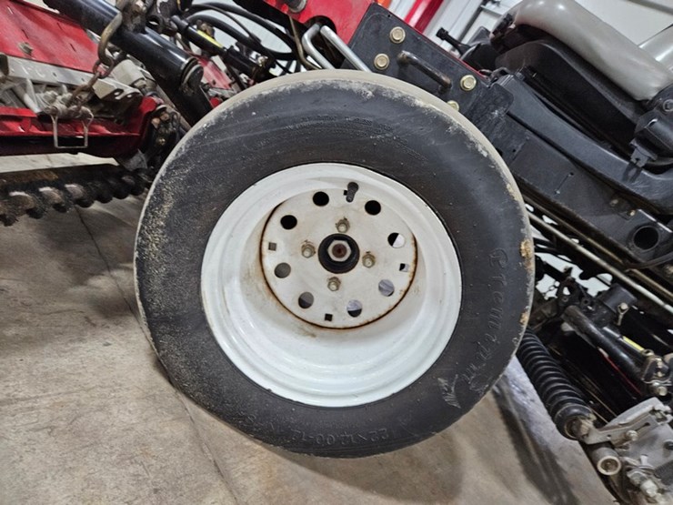 #695-•-toro-reelmaster-3550-d-fairway-mower-image-24