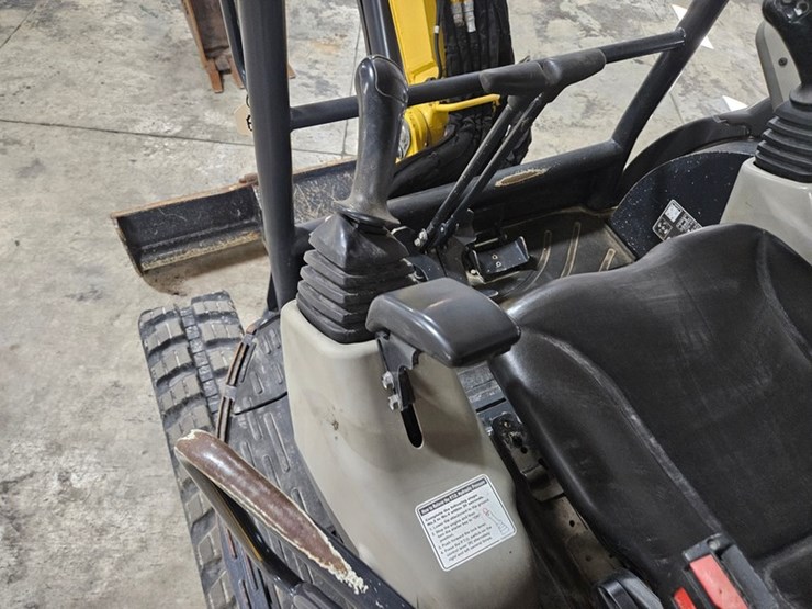 #686-•-yanmar-vic35-mini-excavator-image-21