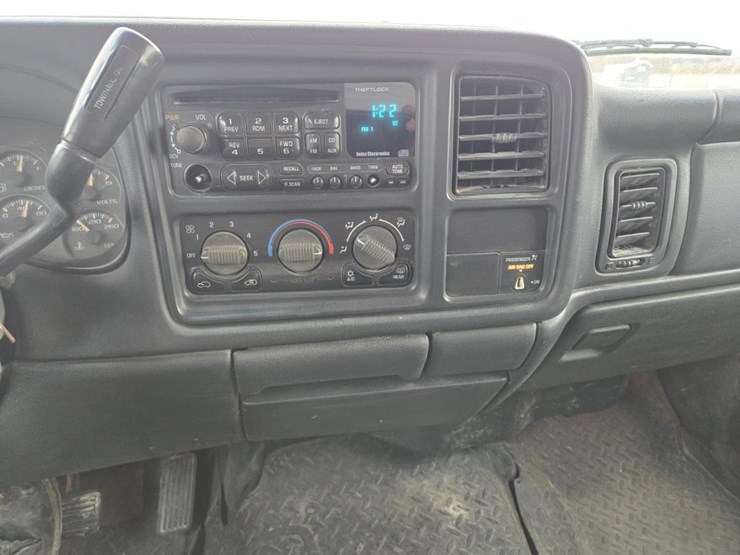 2001-chevrolet-k2500-image-26