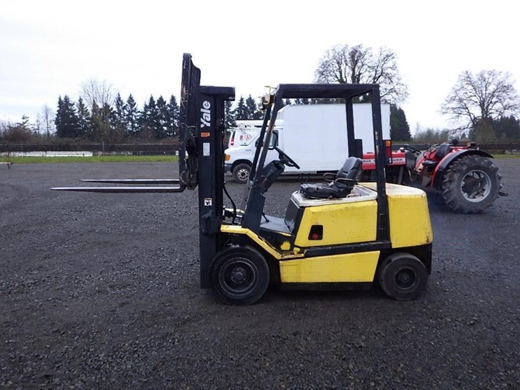 yale-gp050tgnuae084-forklift-image-8