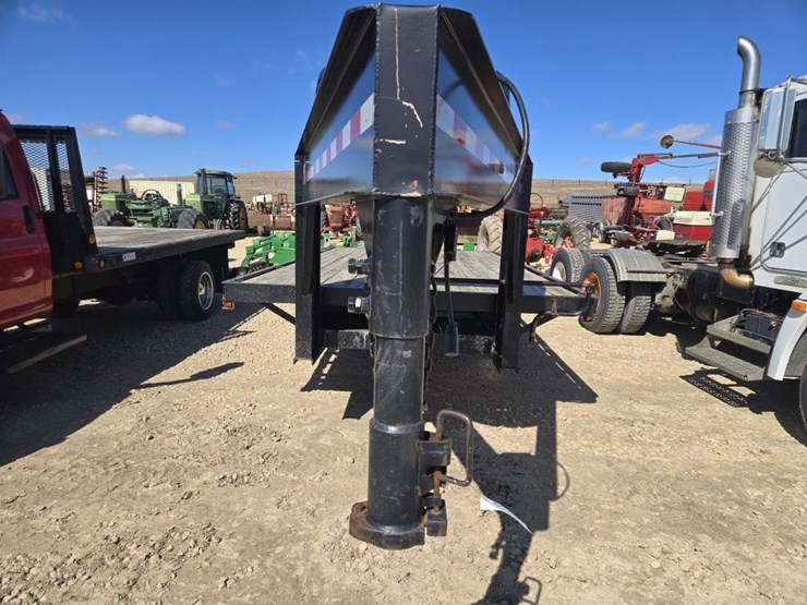 #203-•-1998-featherlite-flatbed-trailer-image-2