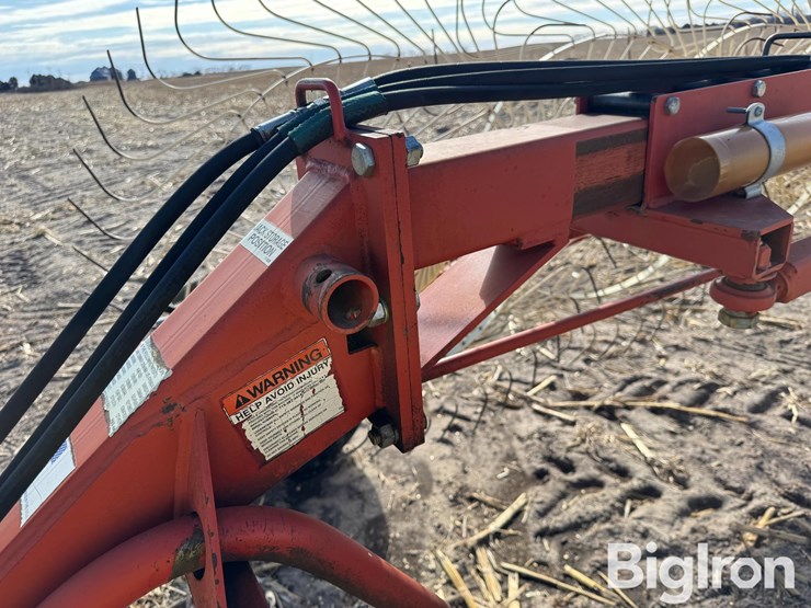 h&s-12-wheel-high-capacity-rake-image-13