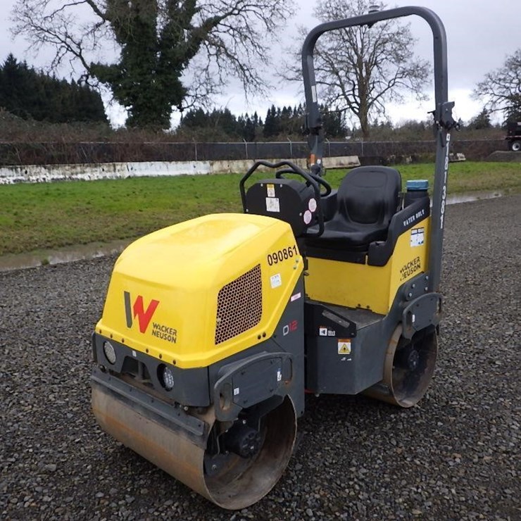 Wacker-Neuson D-12 Tandem Vibratory Roller